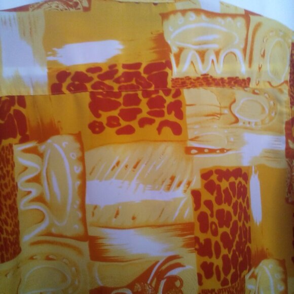 New Gear Shirt L Women Short Sleeve Button Up Animal Print Orange Yellow - Picture 5 of 16